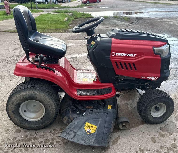 image for item EG8138 2018 Troy-Bilt Horse  lawn mower