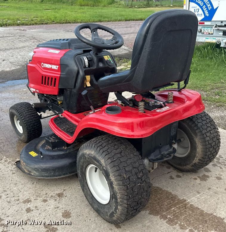 image for item EG8138 2018 Troy-Bilt Horse  lawn mower