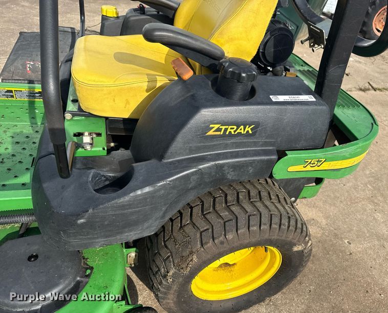 image for item EG8141 John Deere 757 ZTR lawn mower