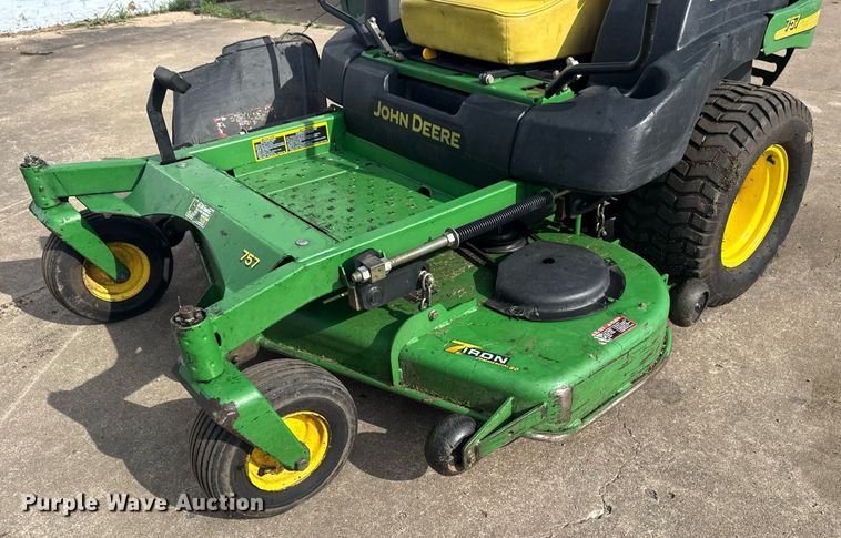 image for item EG8141 John Deere 757 ZTR lawn mower
