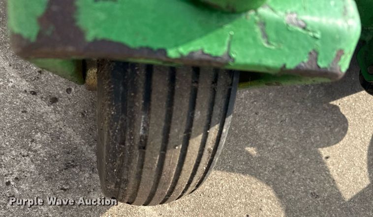 image for item EG8141 John Deere 757 ZTR lawn mower