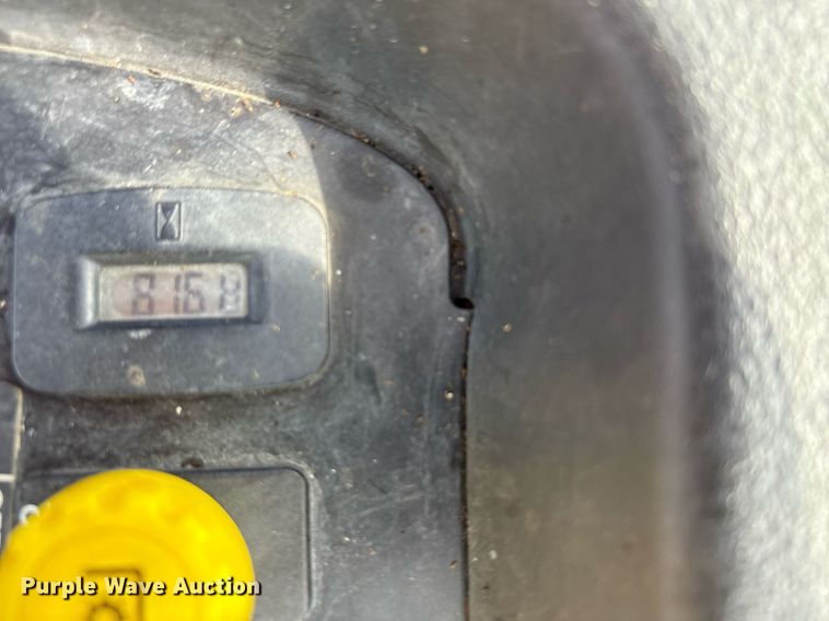 image for item EG8143 2008 John Deere Z425 48C ZTR lawn mower