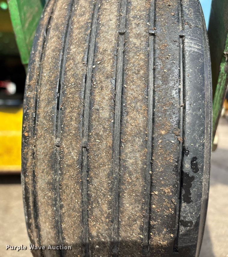 image for item EG8143 2008 John Deere Z425 48C ZTR lawn mower