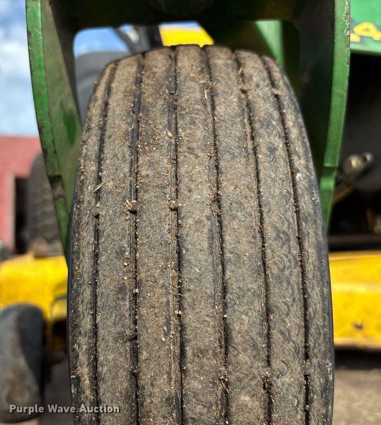 image for item EG8143 2008 John Deere Z425 48C ZTR lawn mower