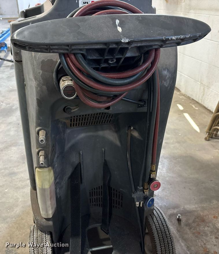 image for item EJ7594 Robinair Cooltech 34788 AC reclaimer