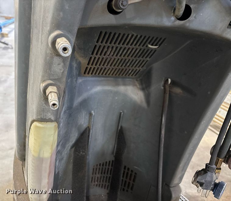 image for item EJ7594 Robinair Cooltech 34788 AC reclaimer