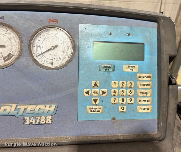 image for item EJ7594 Robinair Cooltech 34788 AC reclaimer