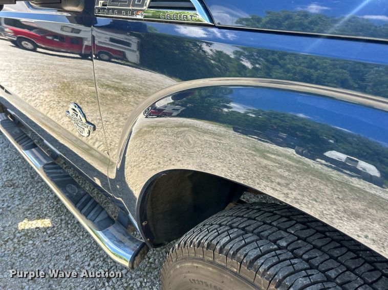 image for item EK8157 2014 Ford F250 Super Duty Lariat Crew Cab pickup truck