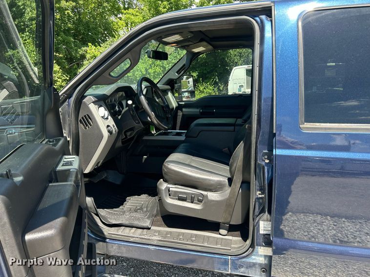 image for item EK8157 2014 Ford F250 Super Duty Lariat Crew Cab pickup truck