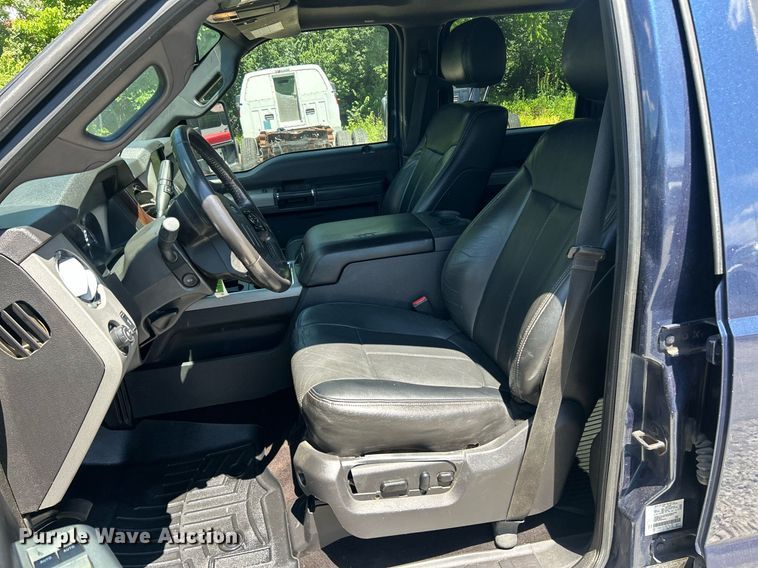 image for item EK8157 2014 Ford F250 Super Duty Lariat Crew Cab pickup truck