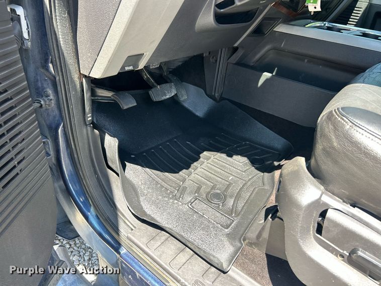 image for item EK8157 2014 Ford F250 Super Duty Lariat Crew Cab pickup truck