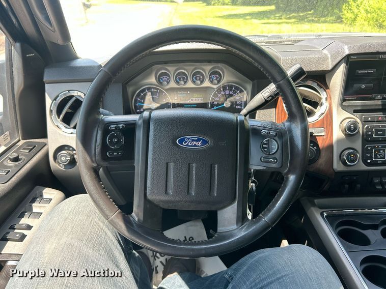 image for item EK8157 2014 Ford F250 Super Duty Lariat Crew Cab pickup truck