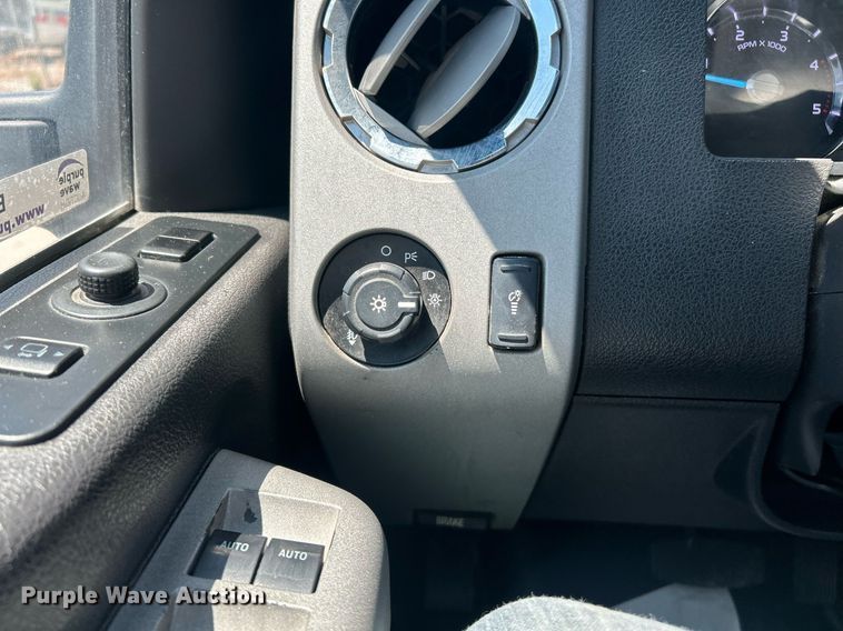 image for item EK8157 2014 Ford F250 Super Duty Lariat Crew Cab pickup truck