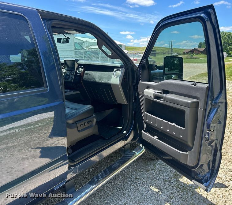 image for item EK8157 2014 Ford F250 Super Duty Lariat Crew Cab pickup truck