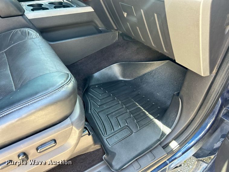 image for item EK8157 2014 Ford F250 Super Duty Lariat Crew Cab pickup truck