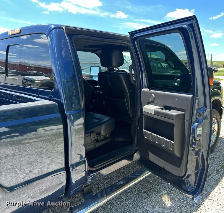 image for item EK8157 2014 Ford F250 Super Duty Lariat Crew Cab pickup truck