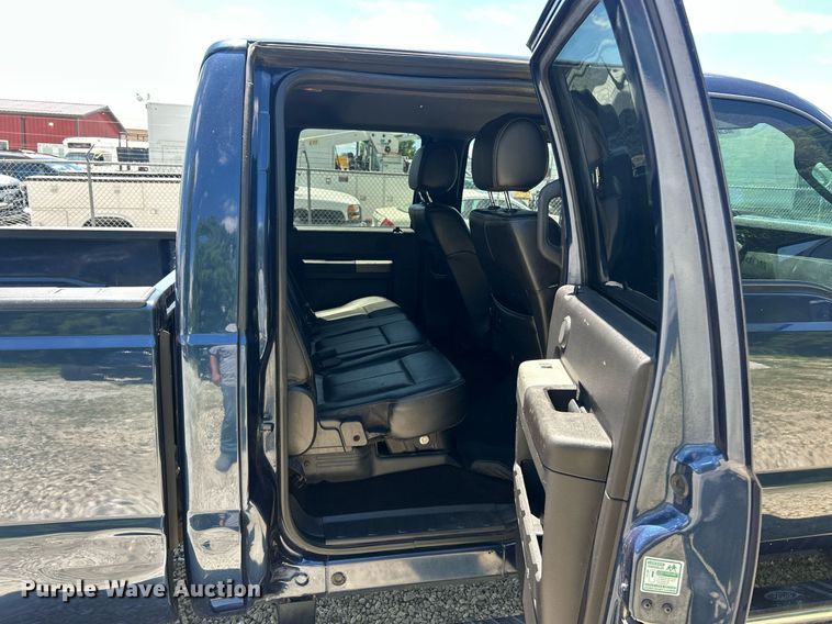 image for item EK8157 2014 Ford F250 Super Duty Lariat Crew Cab pickup truck