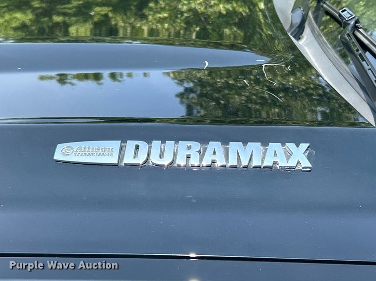 image for item EK8211 2019 Chevrolet Silverado 3500HD High Country  Crew Cab pickup truck