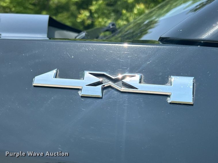 image for item EK8211 2019 Chevrolet Silverado 3500HD High Country  Crew Cab pickup truck