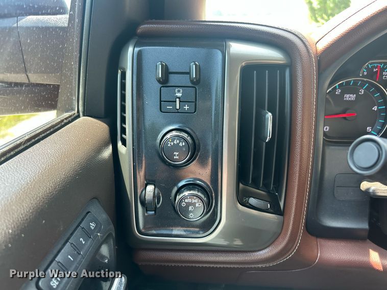 image for item EK8211 2019 Chevrolet Silverado 3500HD High Country  Crew Cab pickup truck