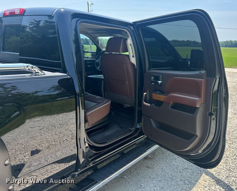 image for item EK8211 2019 Chevrolet Silverado 3500HD High Country  Crew Cab pickup truck