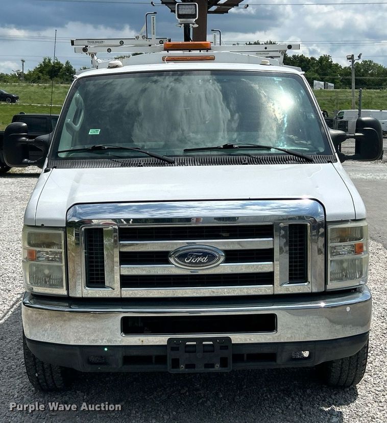 image for item EK8258 2011 Ford E350 Super Duty utility van