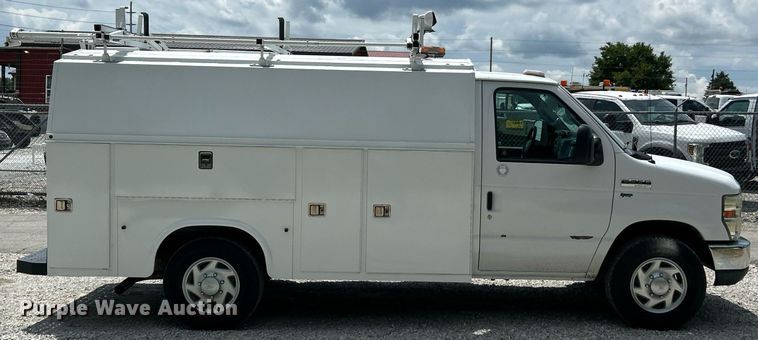 image for item EK8258 2011 Ford E350 Super Duty utility van