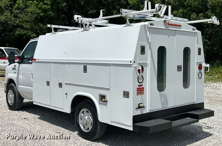 image for item EK8258 2011 Ford E350 Super Duty utility van