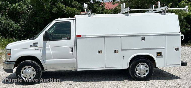 image for item EK8258 2011 Ford E350 Super Duty utility van