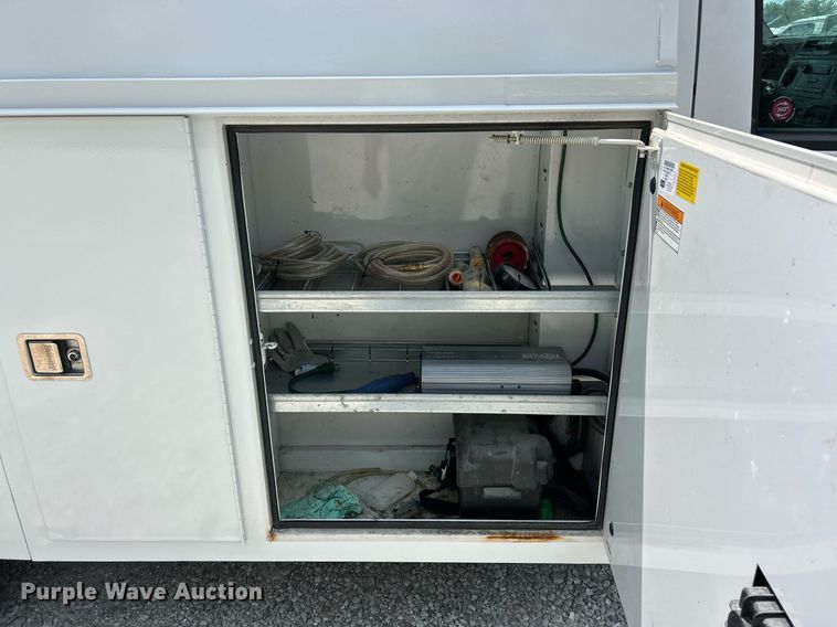 image for item EK8258 2011 Ford E350 Super Duty utility van