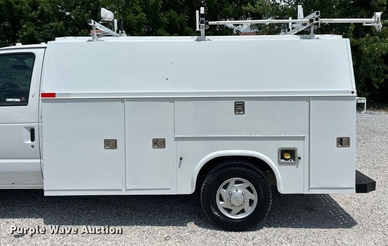 image for item EK8258 2011 Ford E350 Super Duty utility van