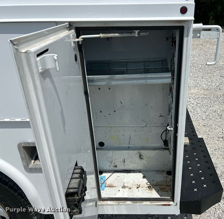 image for item EK8258 2011 Ford E350 Super Duty utility van