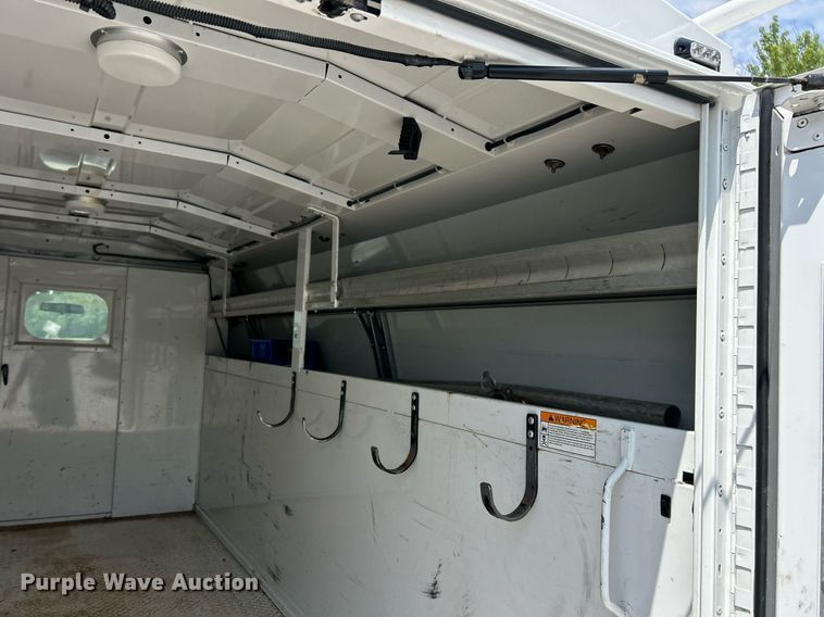 image for item EK8258 2011 Ford E350 Super Duty utility van