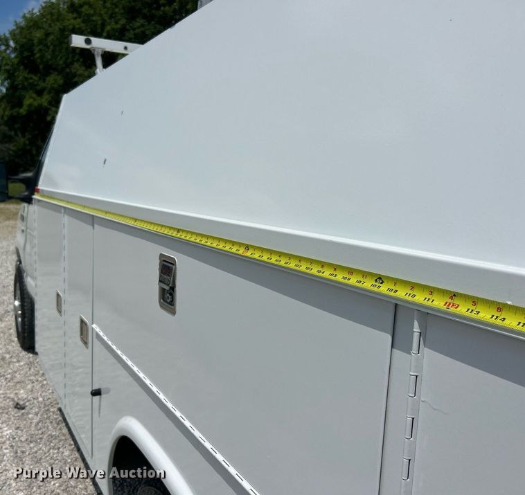 image for item EK8258 2011 Ford E350 Super Duty utility van