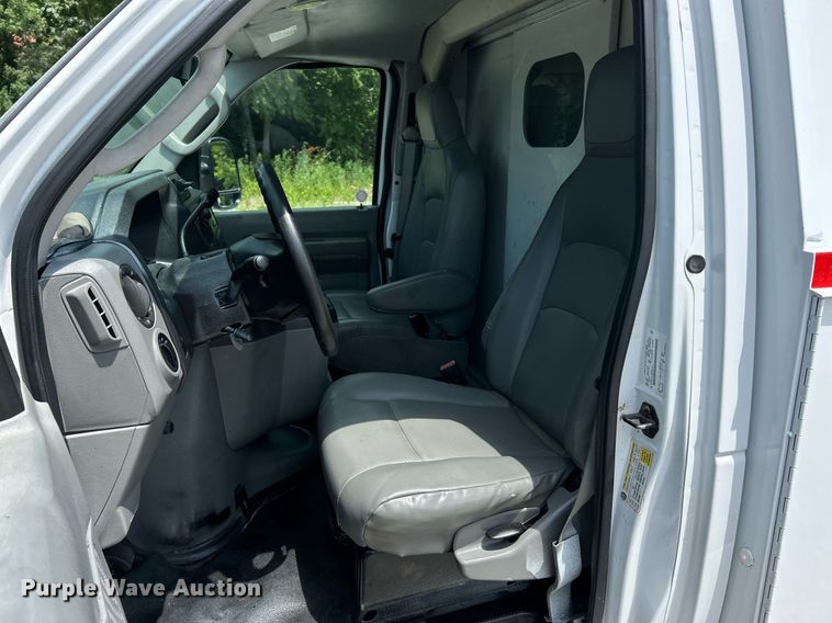 image for item EK8258 2011 Ford E350 Super Duty utility van