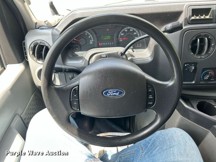 image for item EK8258 2011 Ford E350 Super Duty utility van