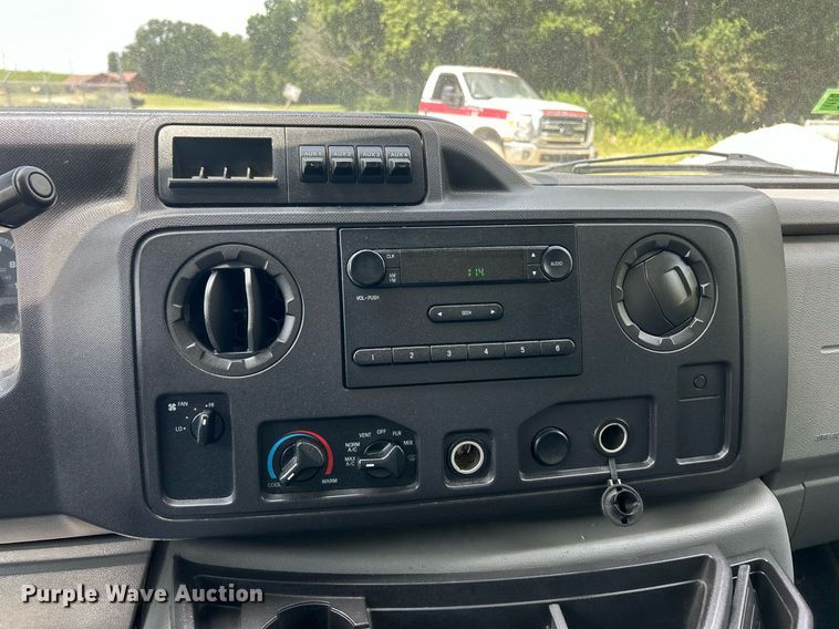 image for item EK8258 2011 Ford E350 Super Duty utility van