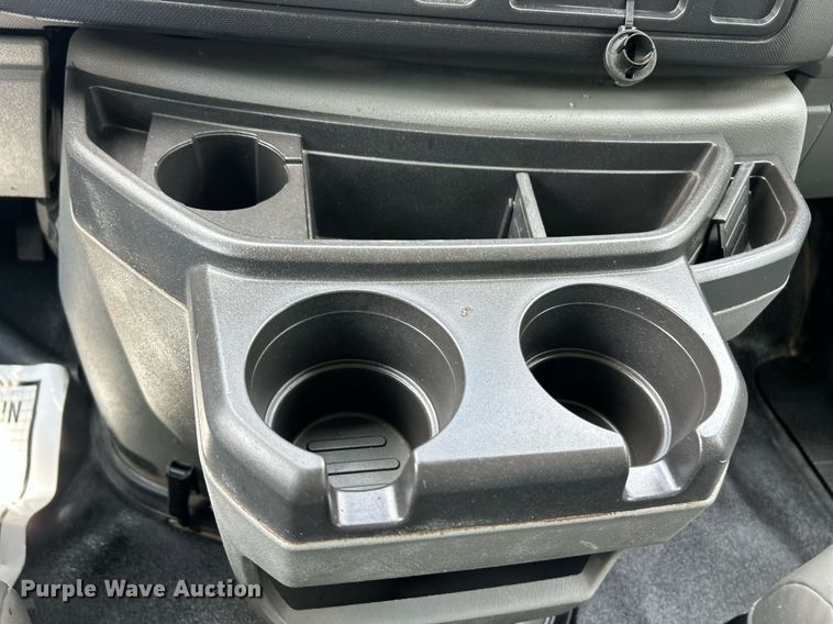 image for item EK8258 2011 Ford E350 Super Duty utility van