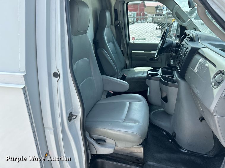 image for item EK8258 2011 Ford E350 Super Duty utility van