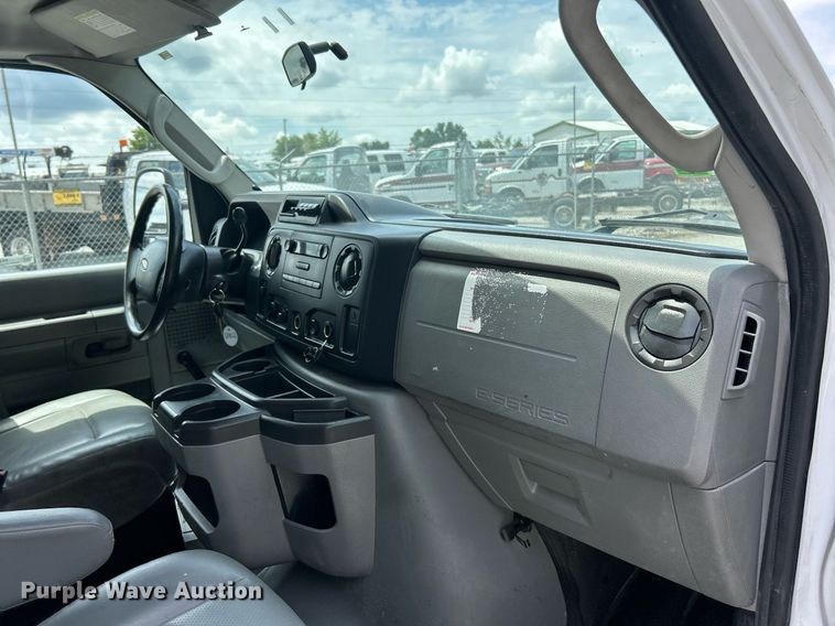 image for item EK8258 2011 Ford E350 Super Duty utility van