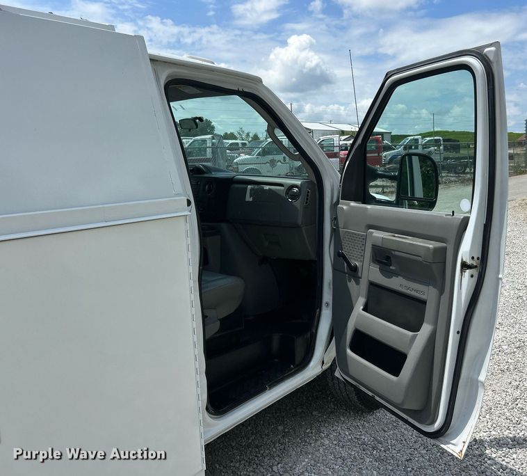 image for item EK8258 2011 Ford E350 Super Duty utility van