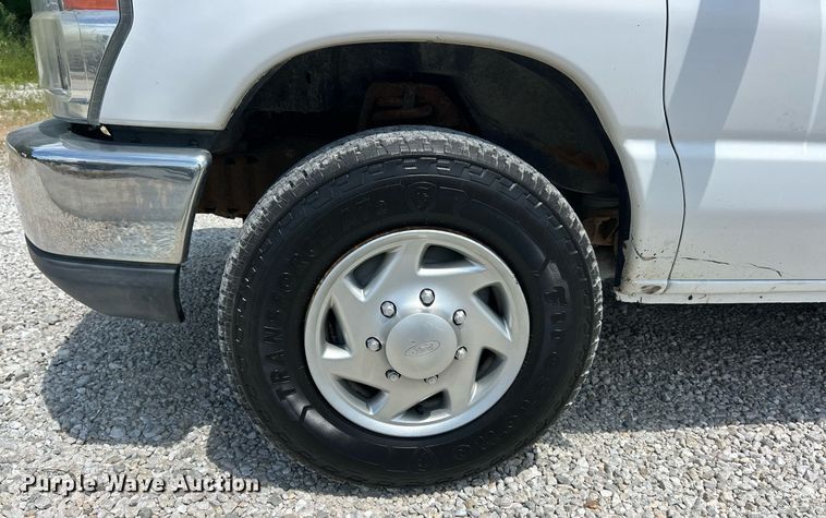 image for item EK8258 2011 Ford E350 Super Duty utility van