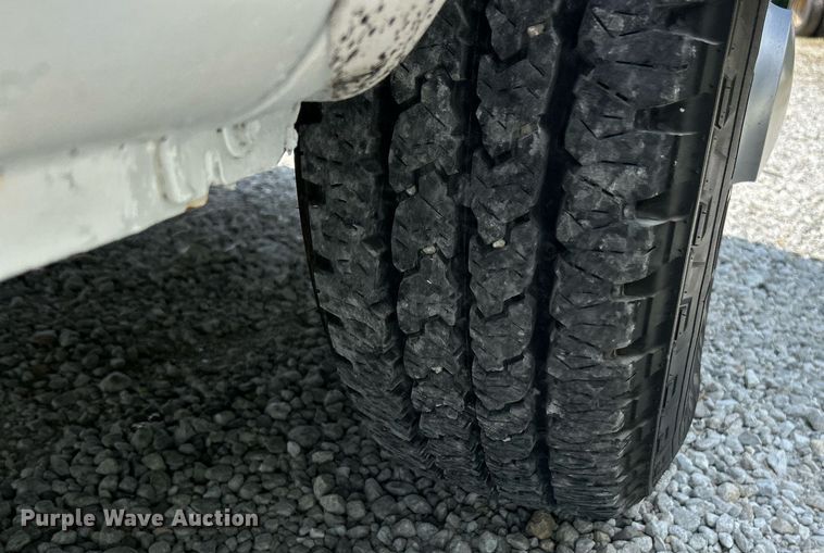 image for item EK8258 2011 Ford E350 Super Duty utility van