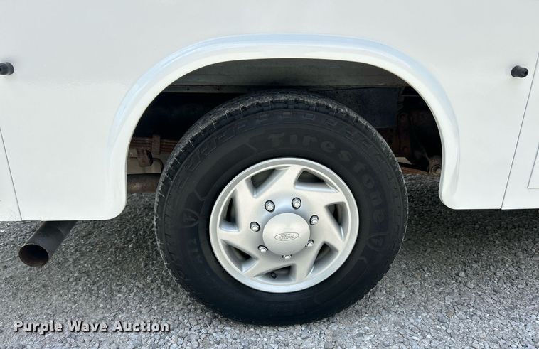 image for item EK8258 2011 Ford E350 Super Duty utility van