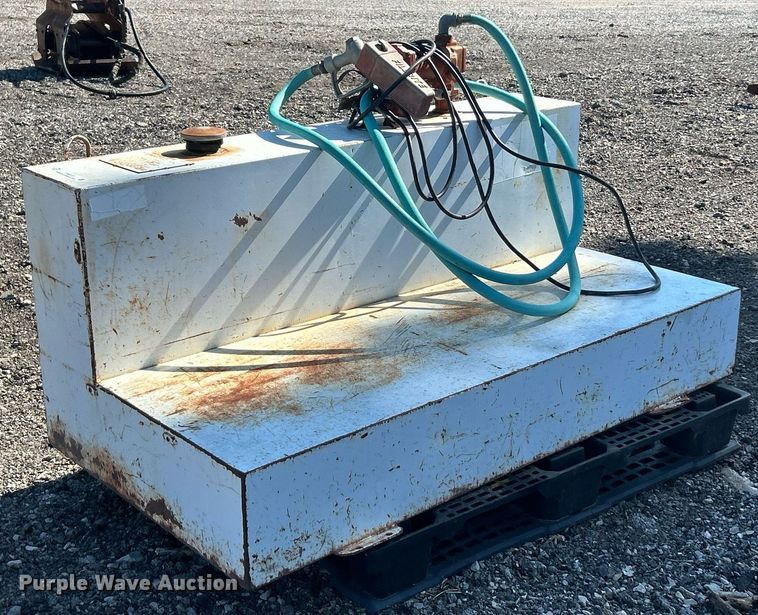 image for item EK8272 Delta 480000 fuel tank