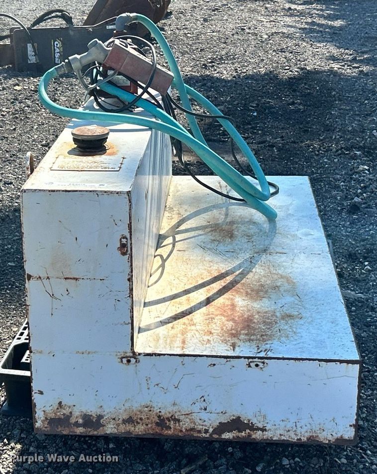 image for item EK8272 Delta 480000 fuel tank