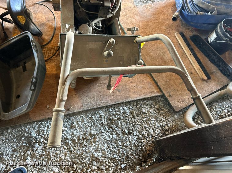 image for item EK8281 Tools