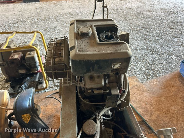 image for item EK8281 Tools