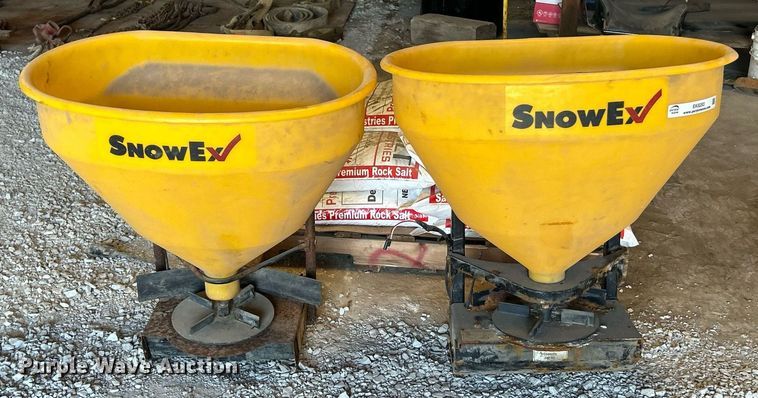 image for item EK8283 SnowEx (2) SnowEx spreaders