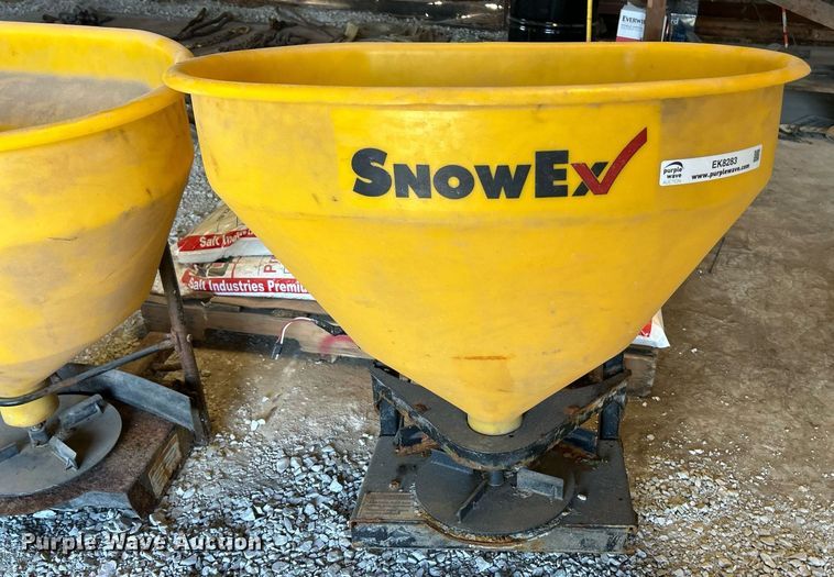image for item EK8283 SnowEx (2) SnowEx spreaders